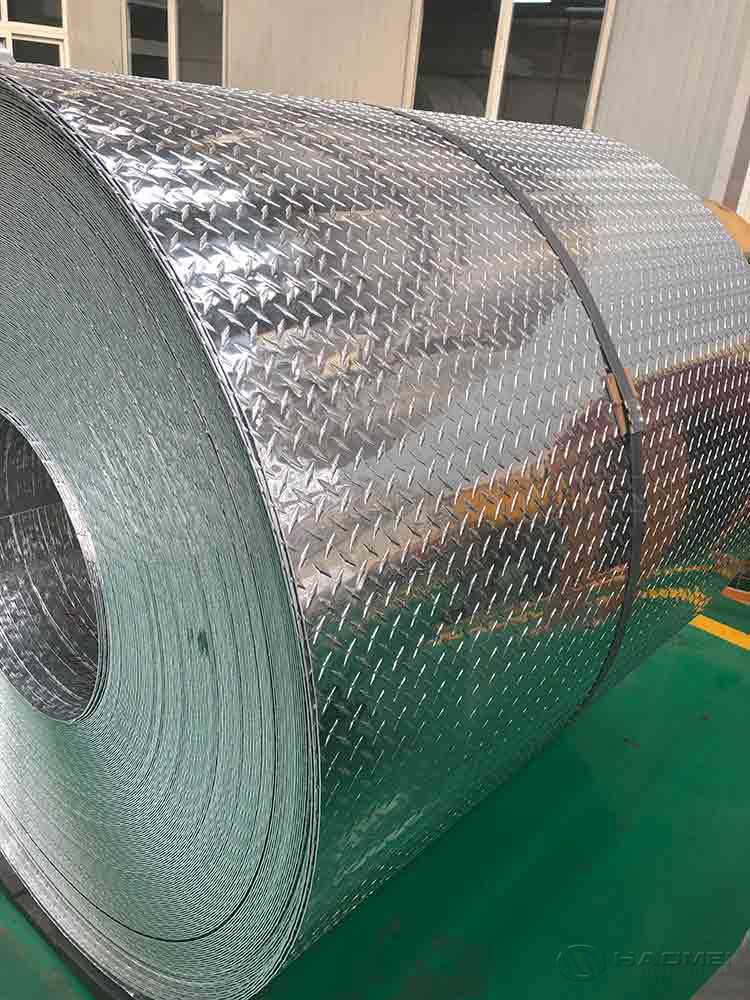 Lamina aluminio antiderrapante para escalones