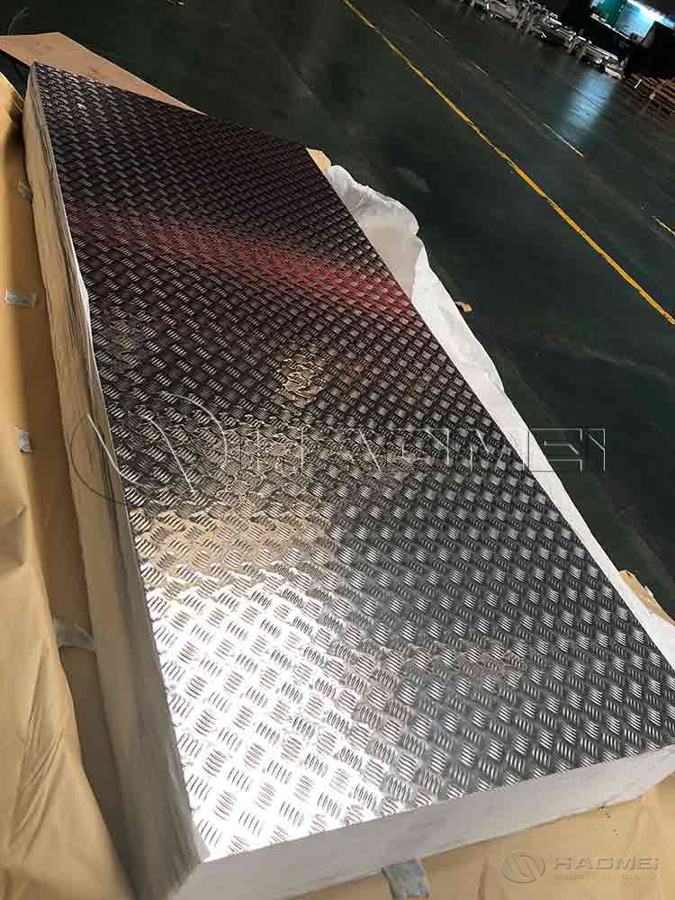 ¿Qué te gustaría saber sobre la plancha diamantada aluminio?