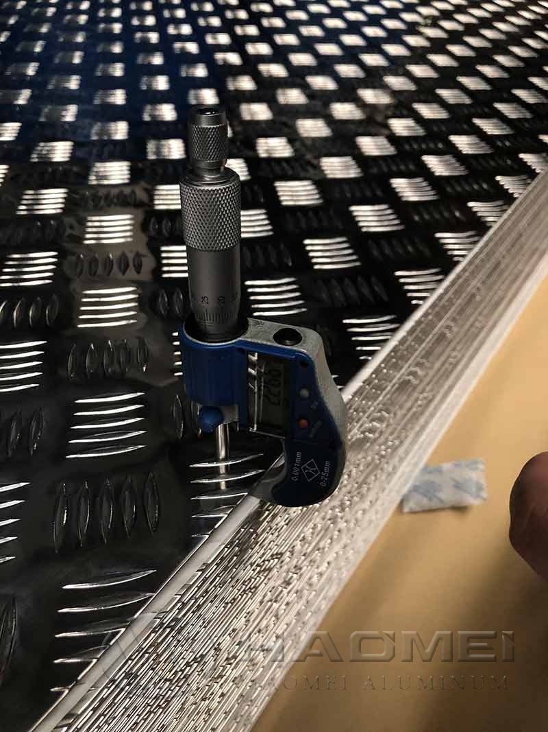 Placa Estriada De Aluminio 1 4